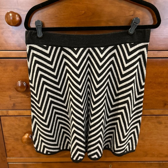 Krimson & Klover Wool Skirt, size L - Picture 1 of 2